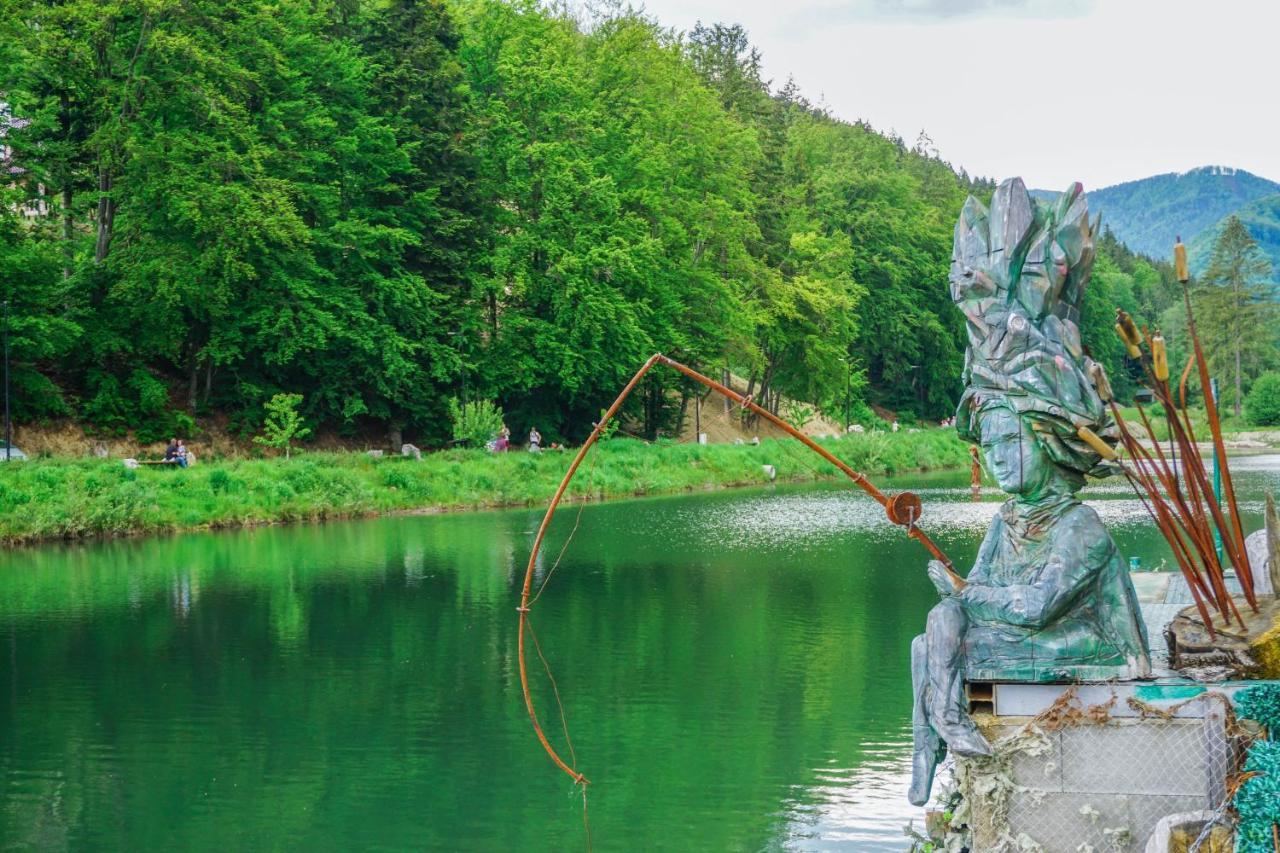 Penzión DEER Valča Exterior foto